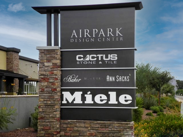 Multi-tenant, monument sign