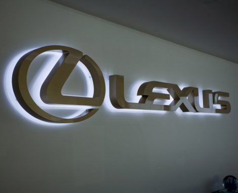 Lexus_logo_LED_Lighted